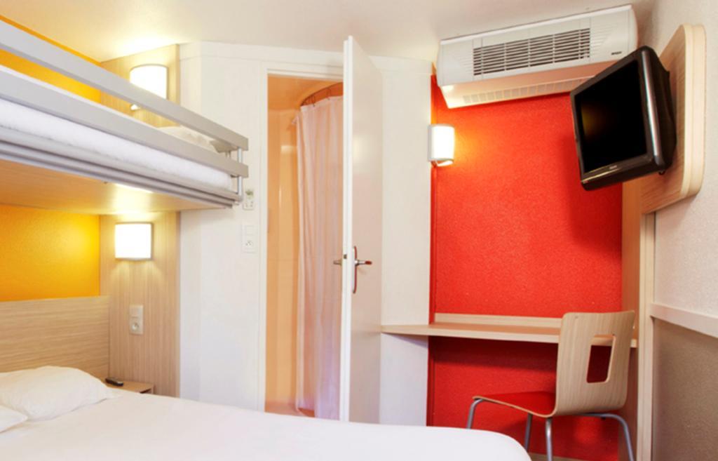 Premiere Classe Valenciennes Ouest Petite Foret Exterior photo