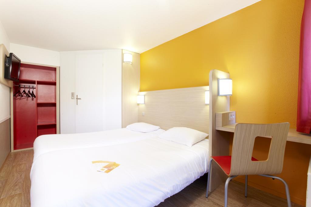Premiere Classe Valenciennes Ouest Petite Foret Exterior photo