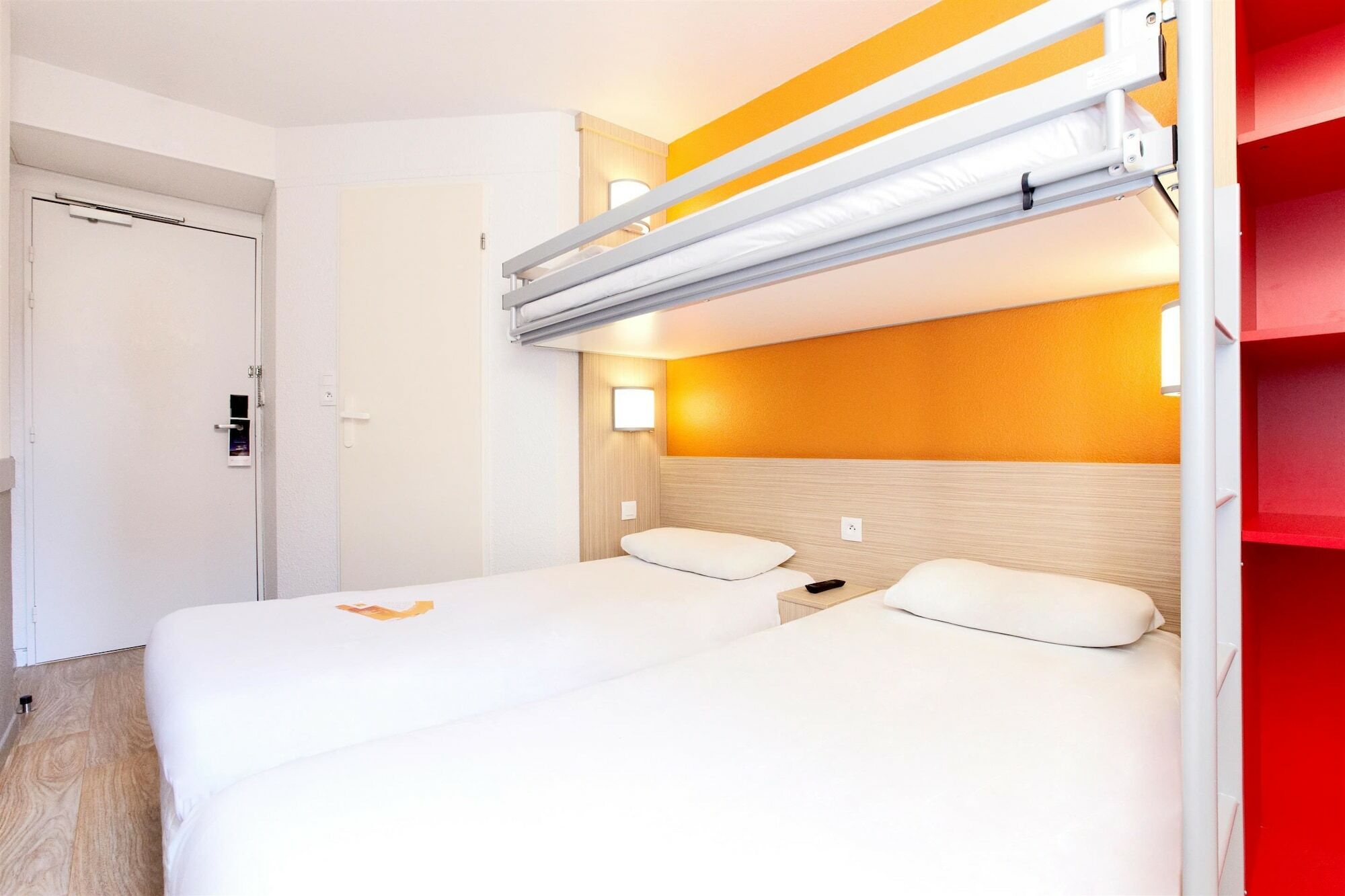 Premiere Classe Valenciennes Ouest Petite Foret Exterior photo